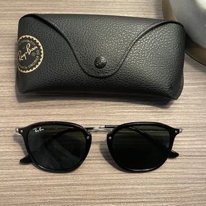 Black Ray Bans